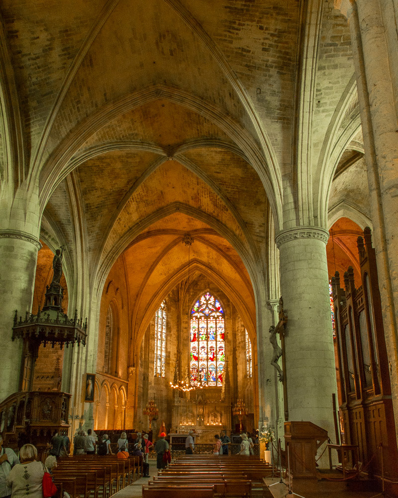 Inside Eglise collegiale.