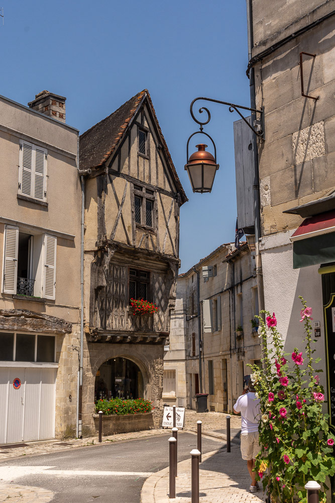 The oldest house in Cognac - Maison de la Luitenance.