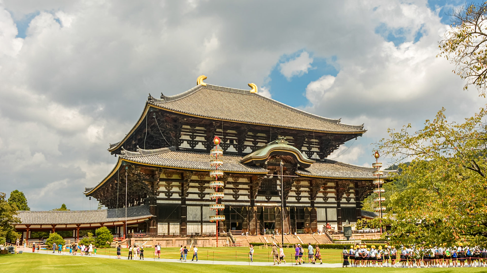 Todaiji Temple - The Great Buddha Hall (daibutsuden).