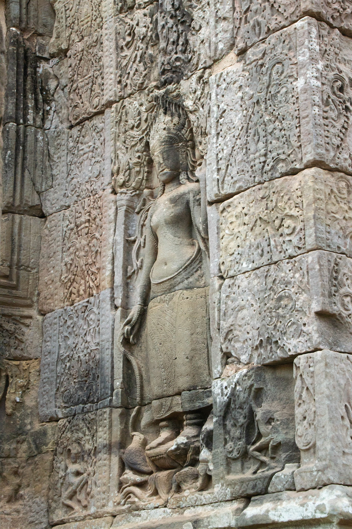 Devatas images at the Bayon.