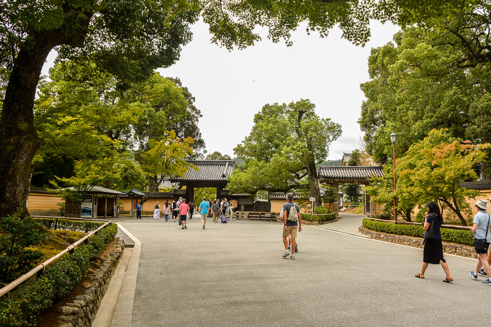 The main entrance to Kinkaku-ji temple grounds.