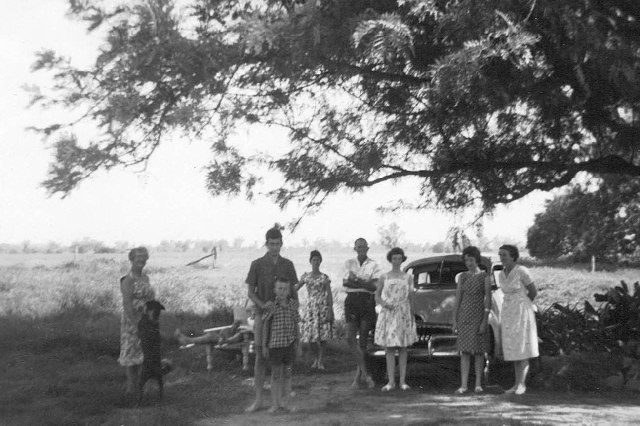 Under the silky oak tree Xmas 1966 (L-R) Marie Bill (in squatter) Ross (Wayne front) Nell Ed Elaine Irene Mabel))