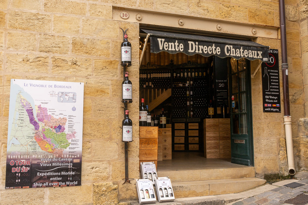 Saint-Émilion is one of the principal red wine areas of Bordeaux.... we pass a few wine cellars en-route to the town square.
