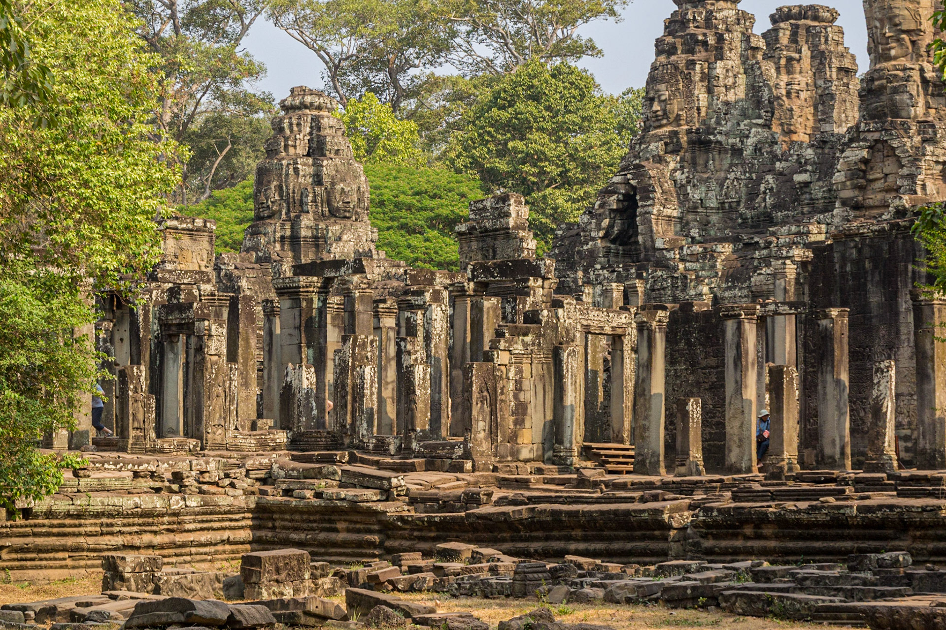 Images of the Bayon.