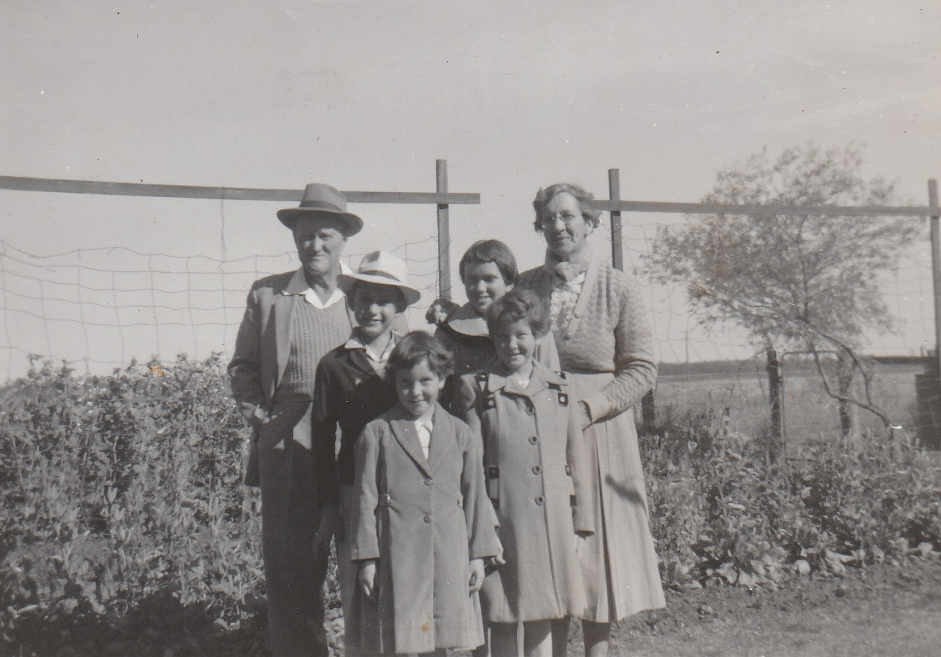 Bill, Ross, Elaine, Lorraine, Irene and Marie - taken at Reid's Bracewell farm 1961.