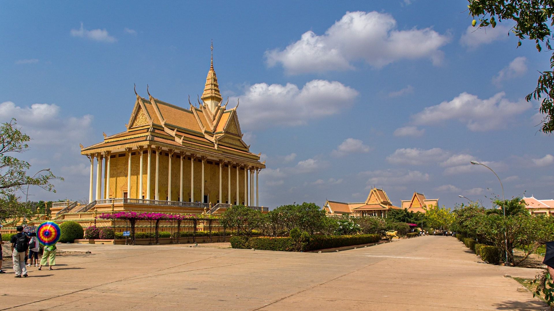 Oudong Monastery is built on the site of the original Khmer capital until 1866 and the royal residence for more than 250 years.