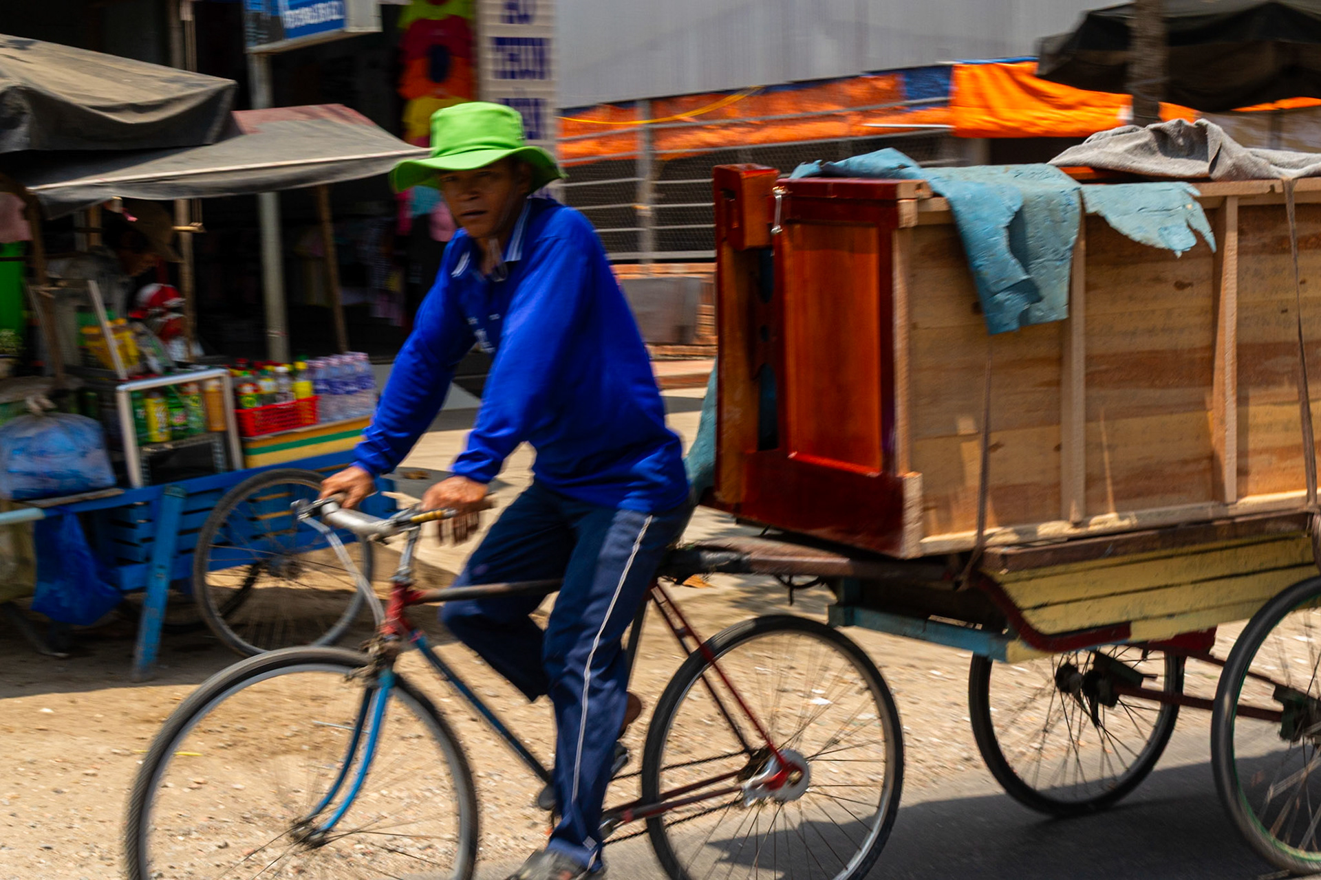 Heavy transport bicycle.