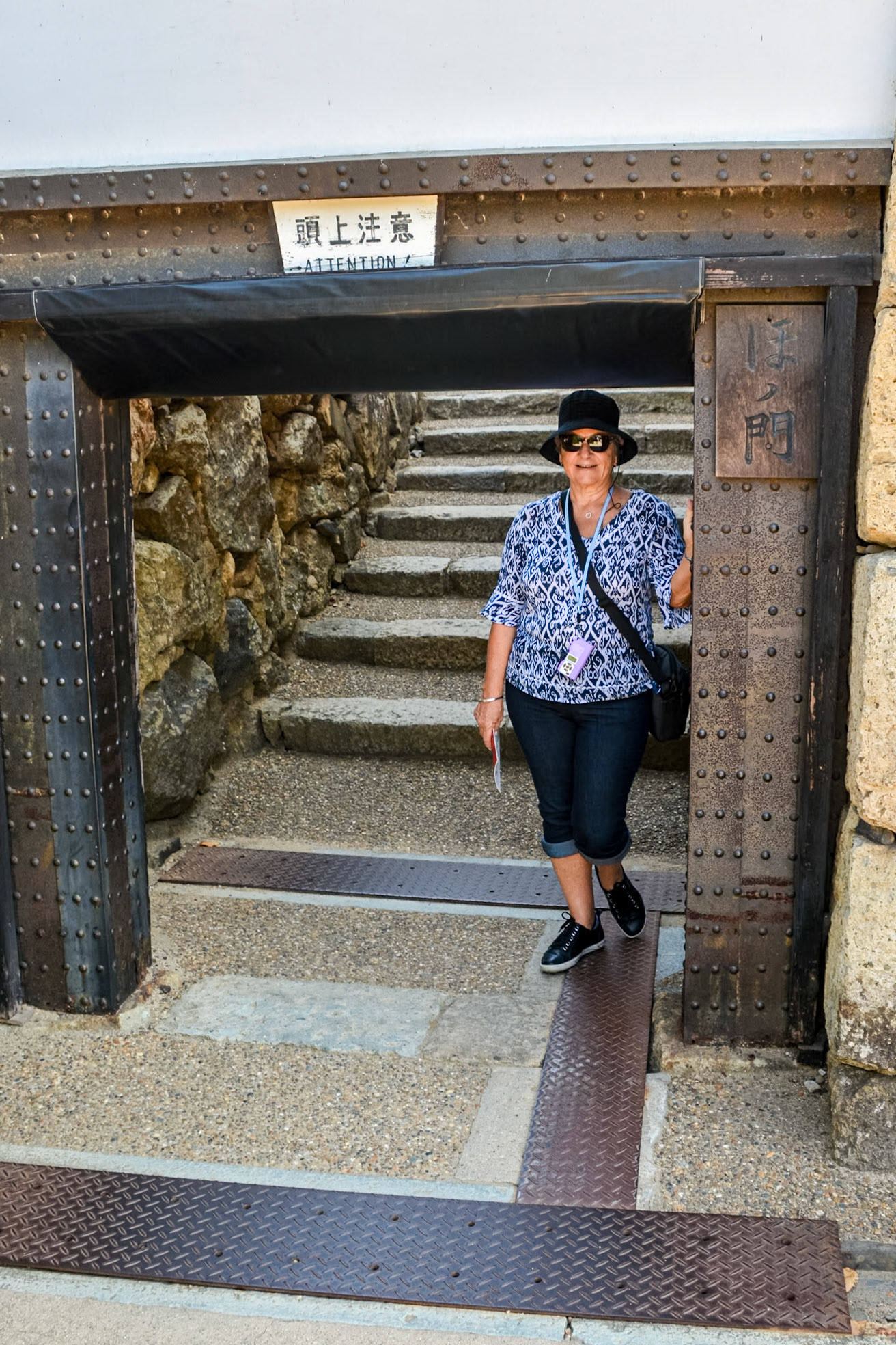 Cheryl has no issue at the entrance.