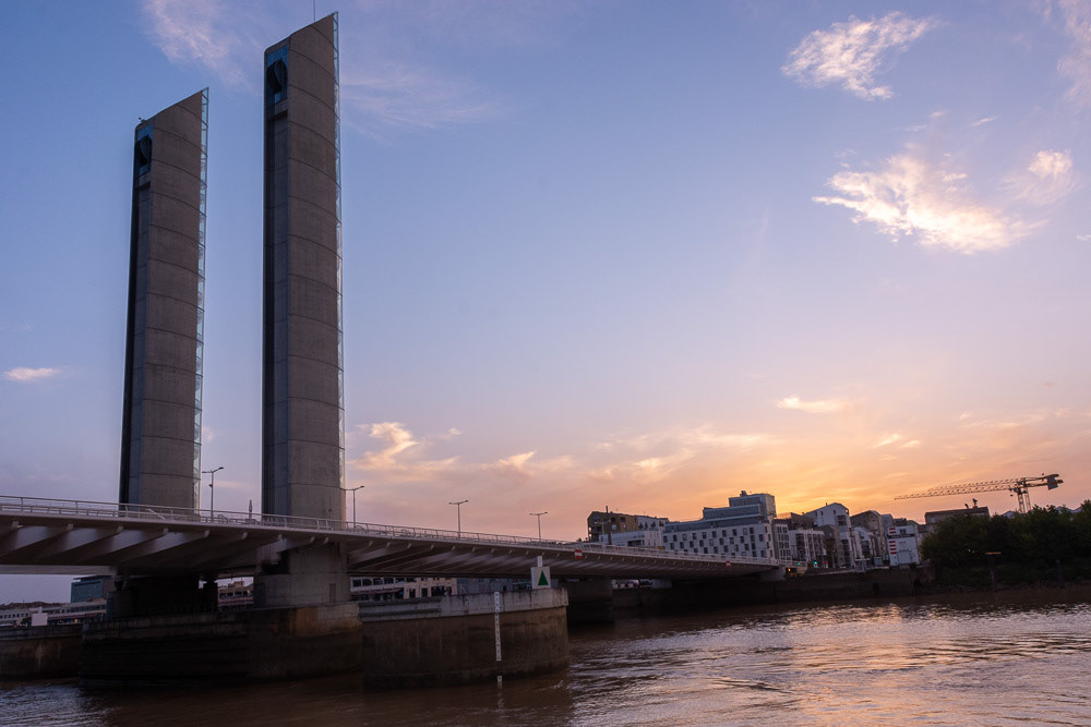 The 77m high-lift system of the pylons of the Pont Jacques Chaban-Delmas allow the 110m central span to be raised to full height in just 11 minutes.