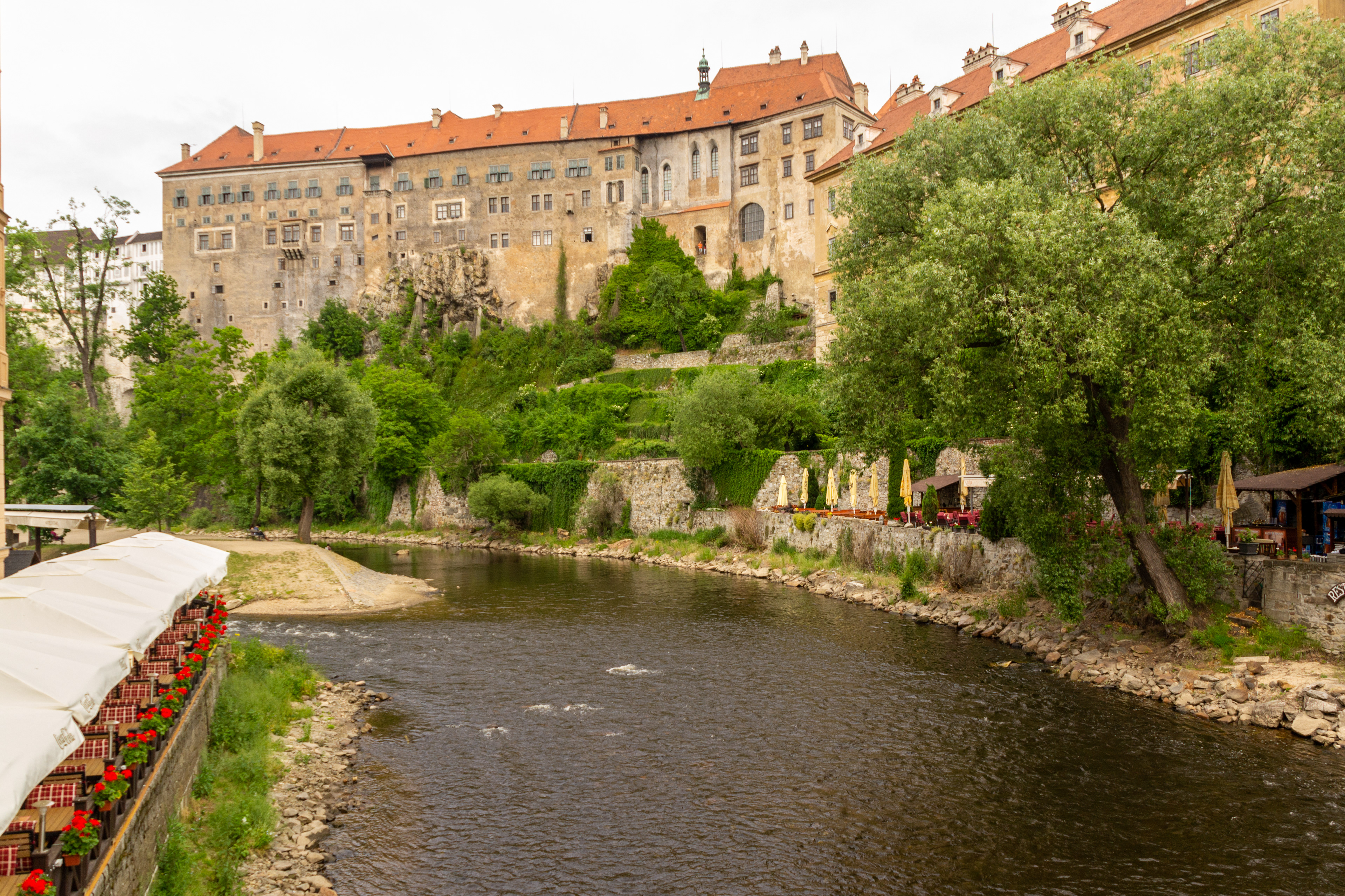 Kromlov castle on the left bank above the Vltava.