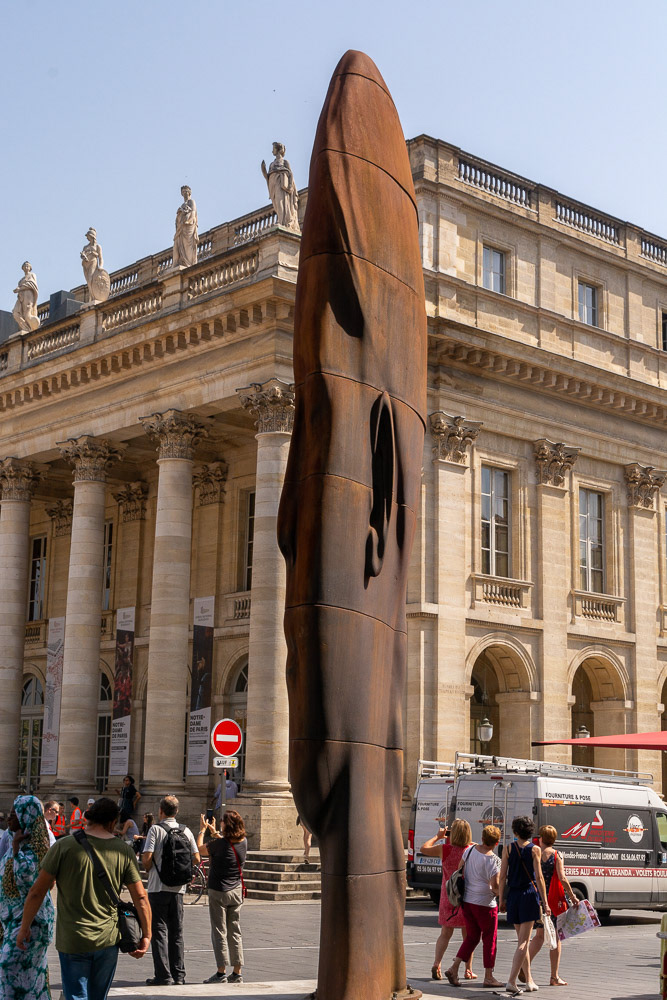 A head by Jaume Plensa...Bordeaux.