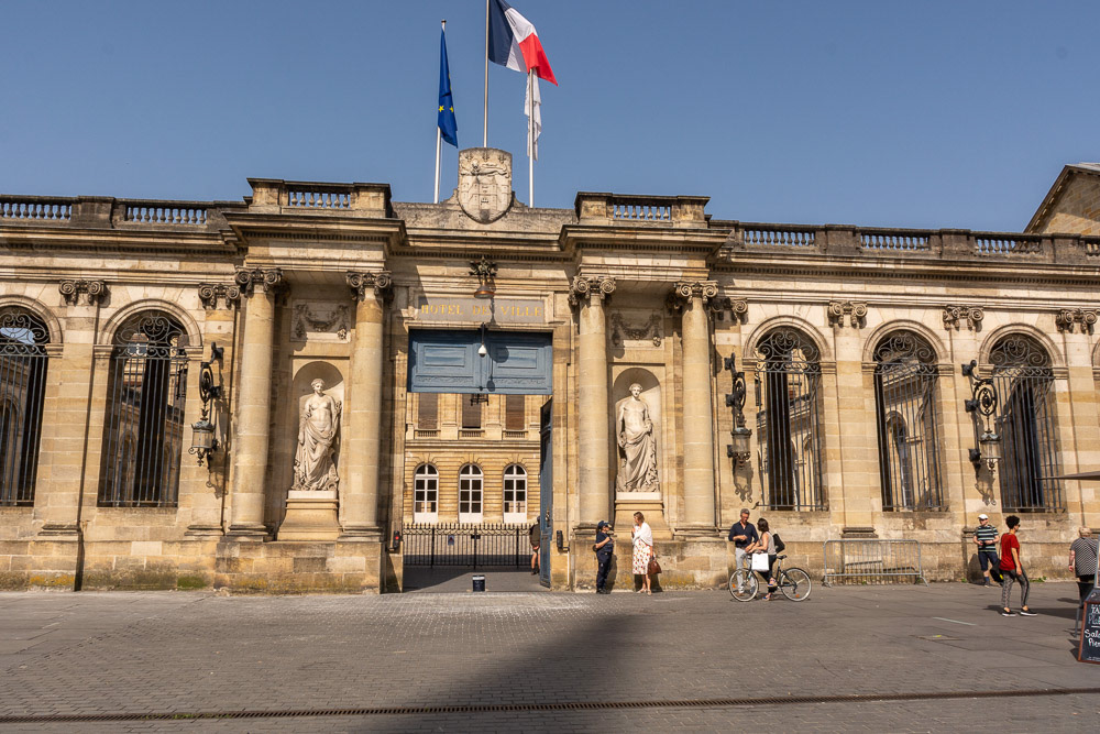 The Palais Rohan in Place Pey Berland houses the town hall of Bordeaux and the Musée des Beaux-Arts de Bordeaux.