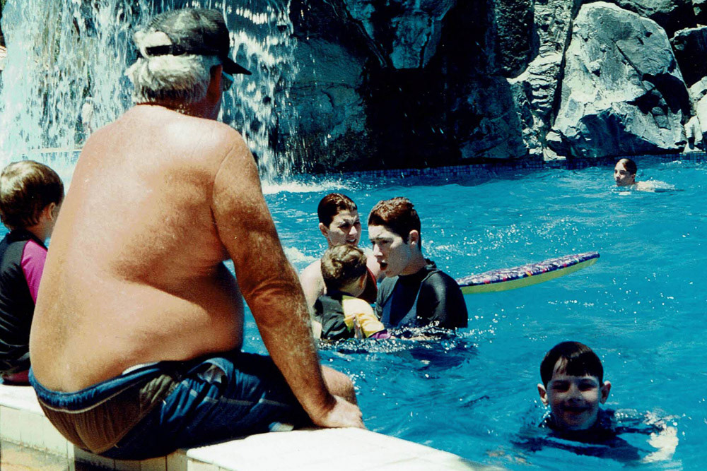 Bill with Tracy, Leanne, Finn and Jake at Capricorn Resort pool.