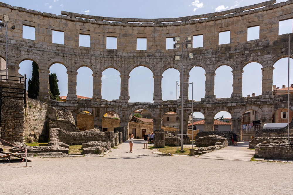 The Arena was built between 27 BC and 68 AD, as the city of Pula became a regional centre of Roman rule, called Pietas Julia.