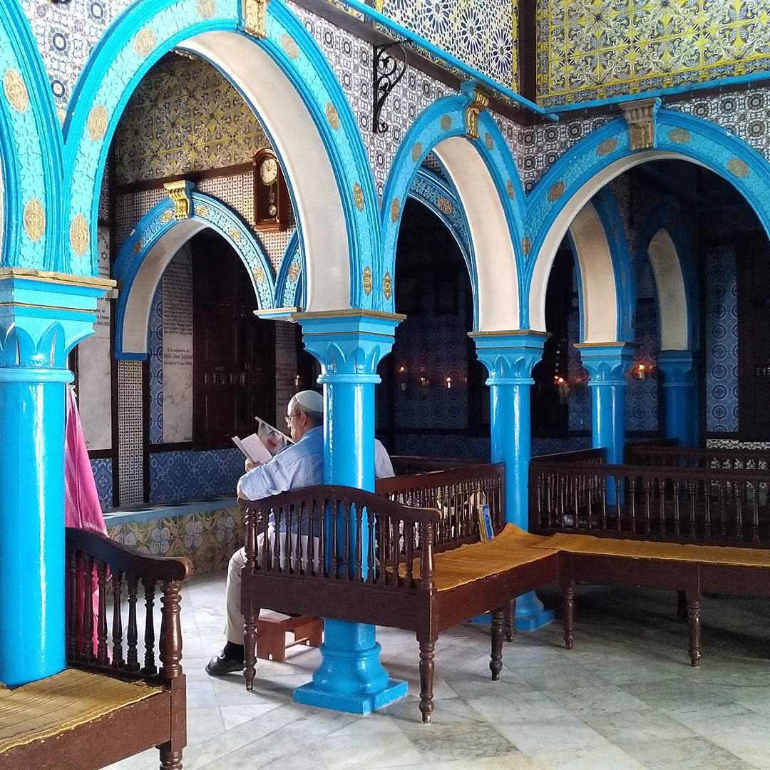 and we wander in serenity, adoring the delicate, varied #decorative arts ornamenting #Tunisia & #Africa's oldest #synagogue, forever serving and inspiring #peace, shot by our guest Rute Obadia in #Djerba