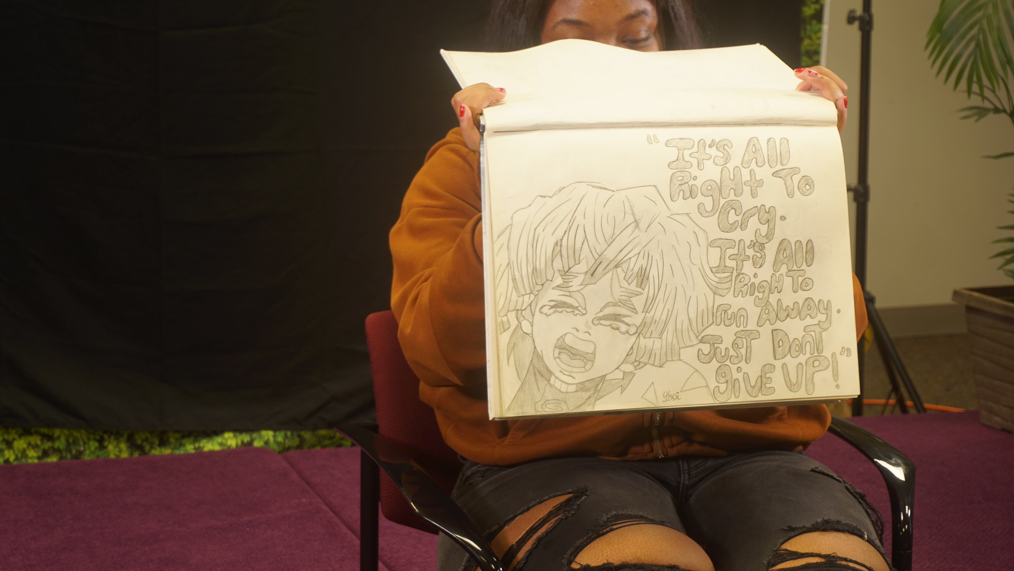 DESARAY EWING_SKETCHBOOK PEEK 04