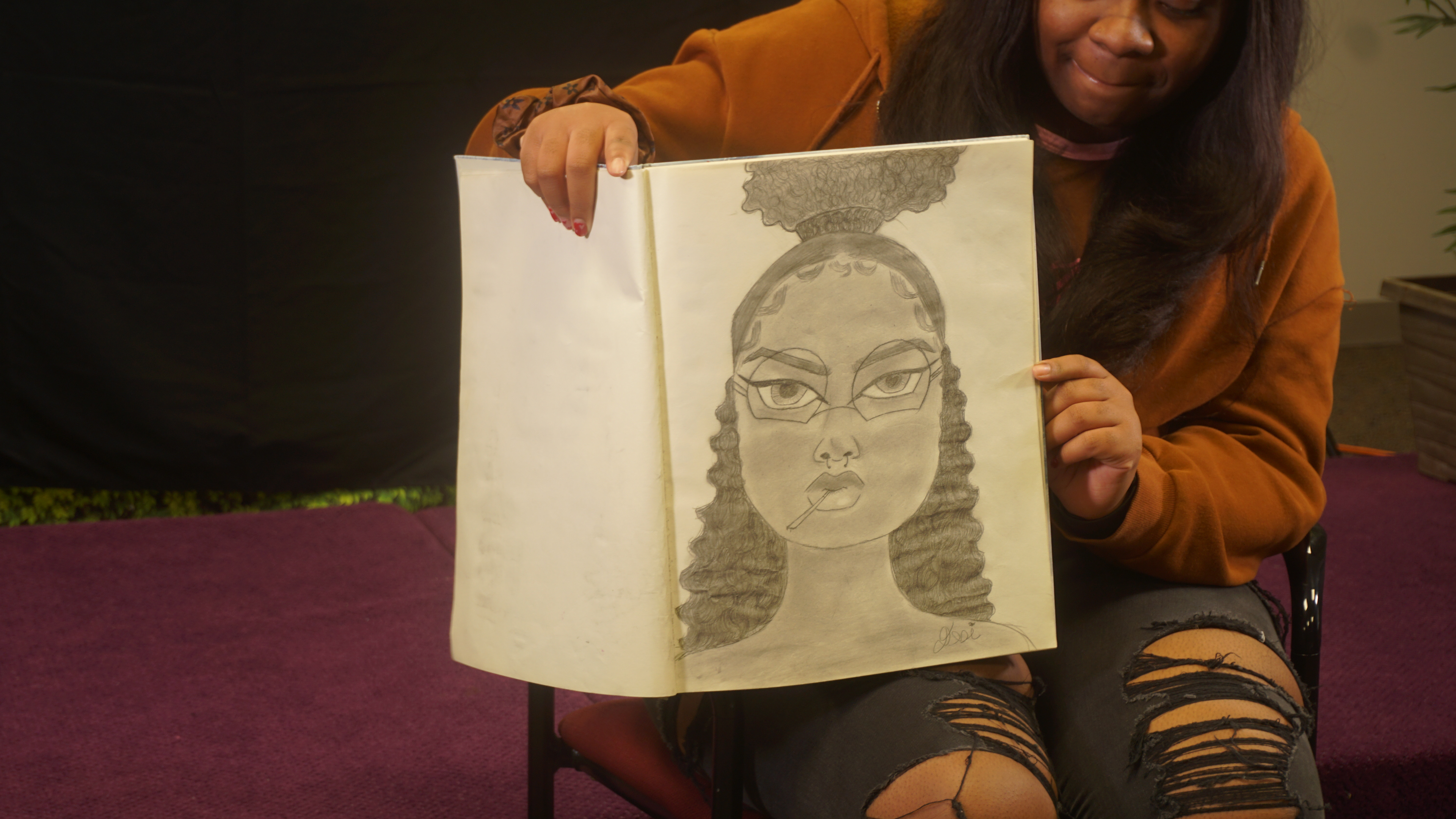 DESARAY EWING_SKETCHBOOK PEEK 03