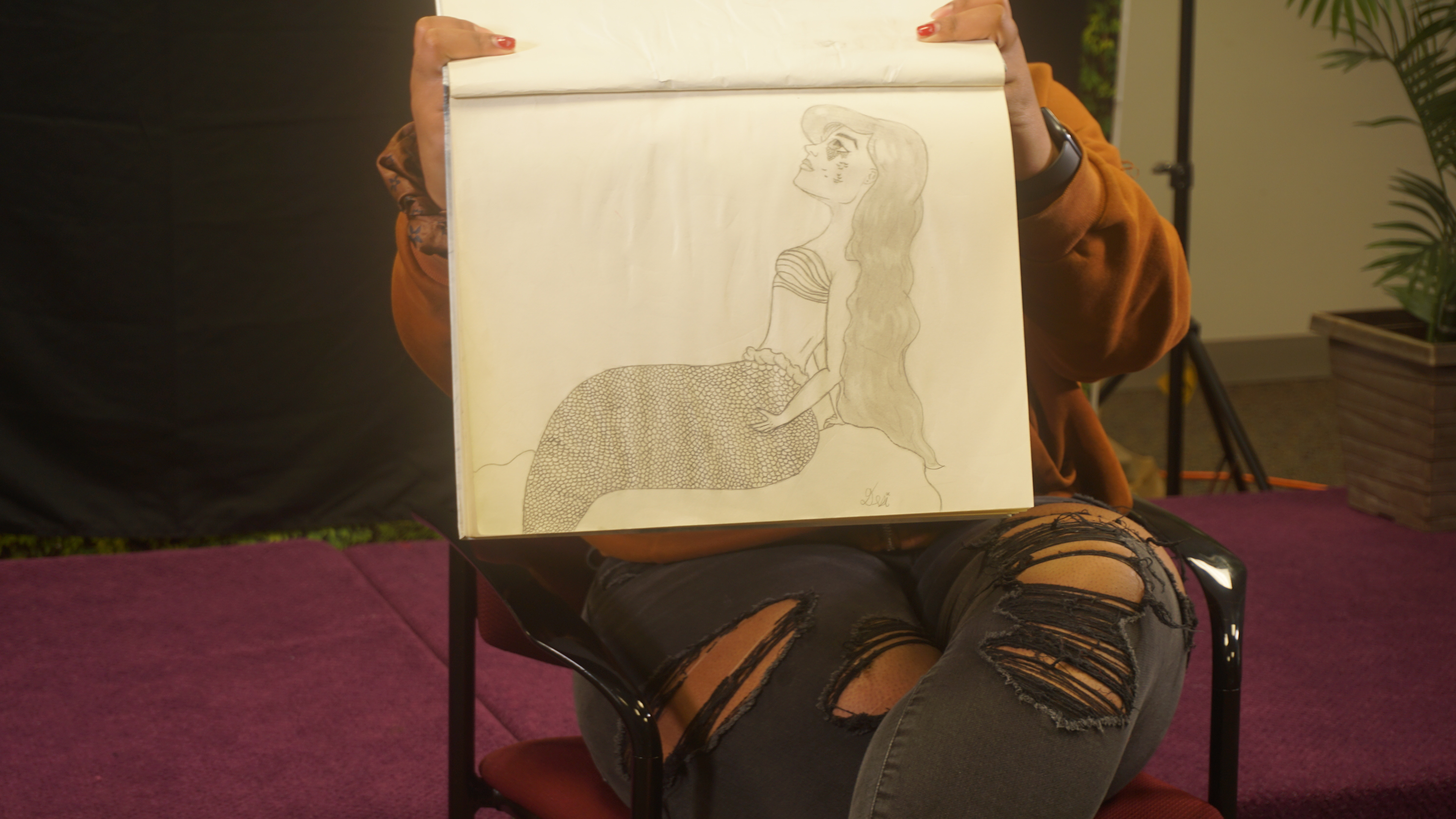 DESARAY EWING_SKETCHBOOK PEEK 07