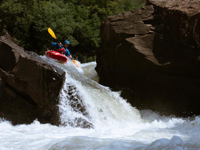 Ruan running a class 4 rapid on the Thrombosis Gorge Section, Kwazulu Natal