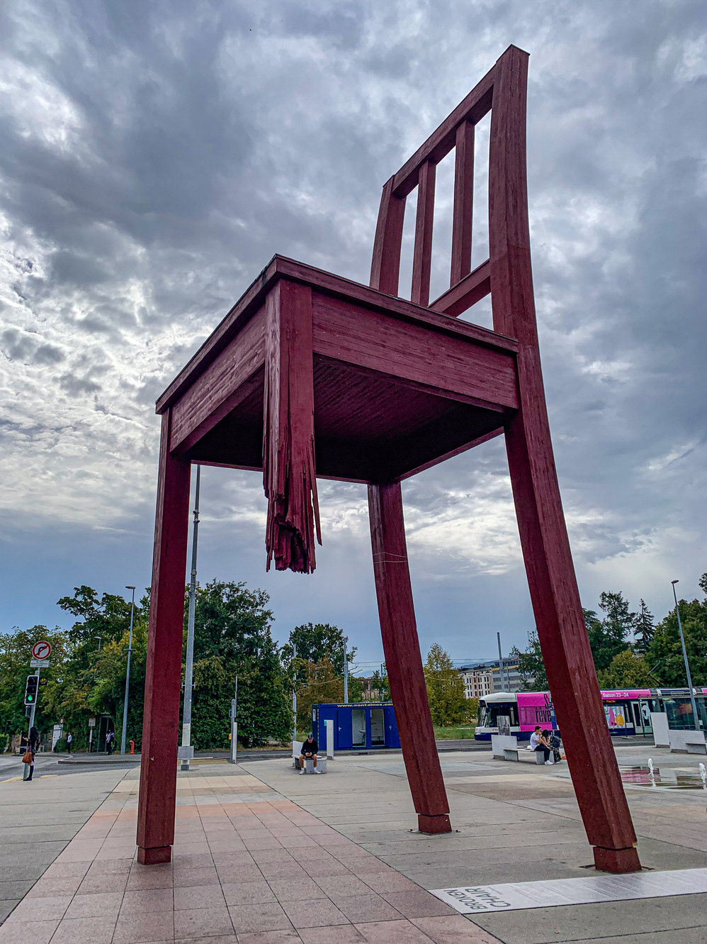 Broken Chain Monument