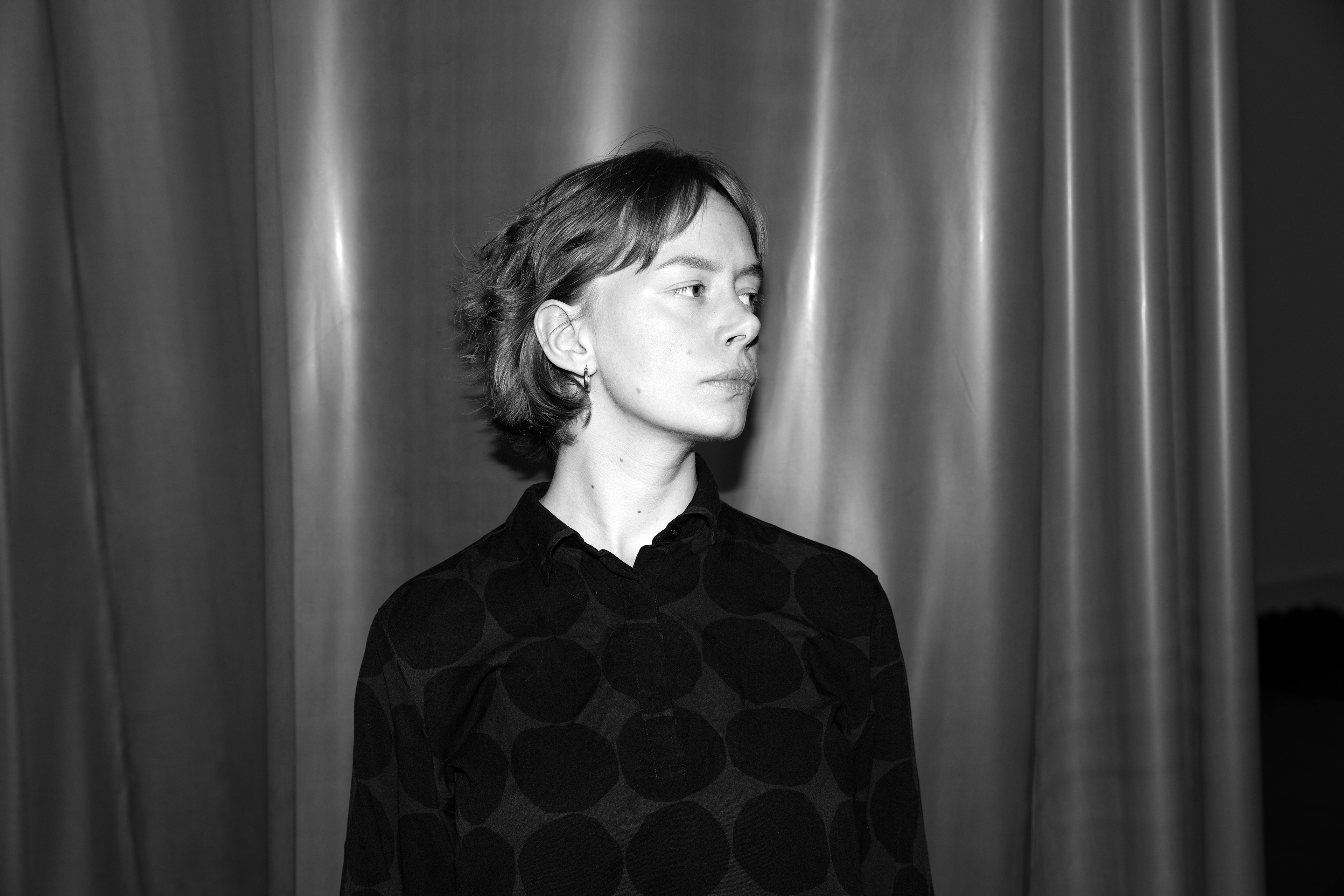 Vega Drake Carlsson, portrait on portfolio-page Vegadrake.com