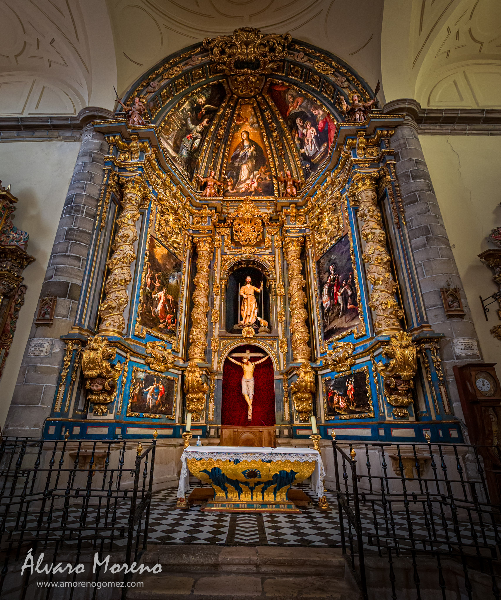 Retablo del Altar Mayor de la Iglesia de San Juan en Atienza, Guadalajara. Altarpiece of the Main Altar of the Church of San Juan in Atienza, Guadalajara, Spain.