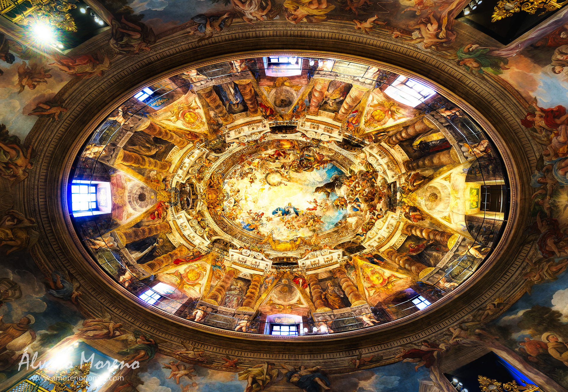 Cúpula de Iglesia de San Antonio de los Alemanes en Madrid, España