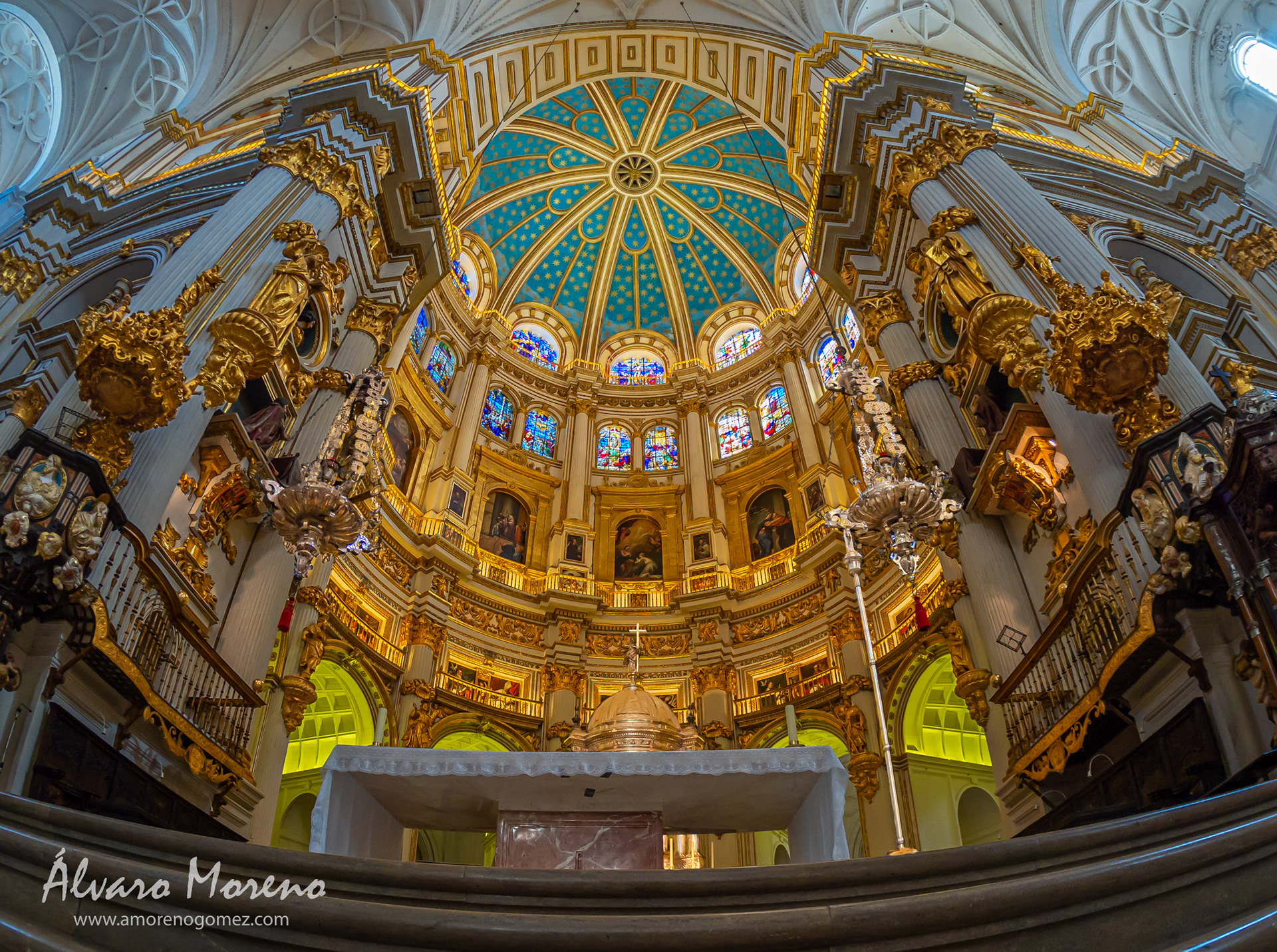 Vista del Altar Mayor de la Catedral de la Encarnación de Granada.