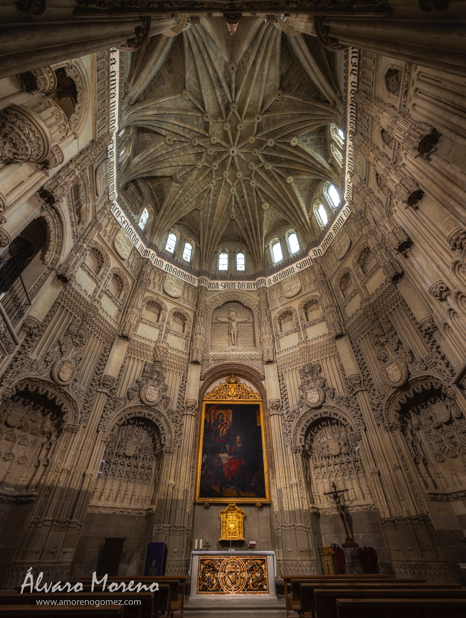Vista de la Capilla de los Vélez y su cúpula estrellada. Ejemplo del gótico flamígero en la Catedral de Murcia.