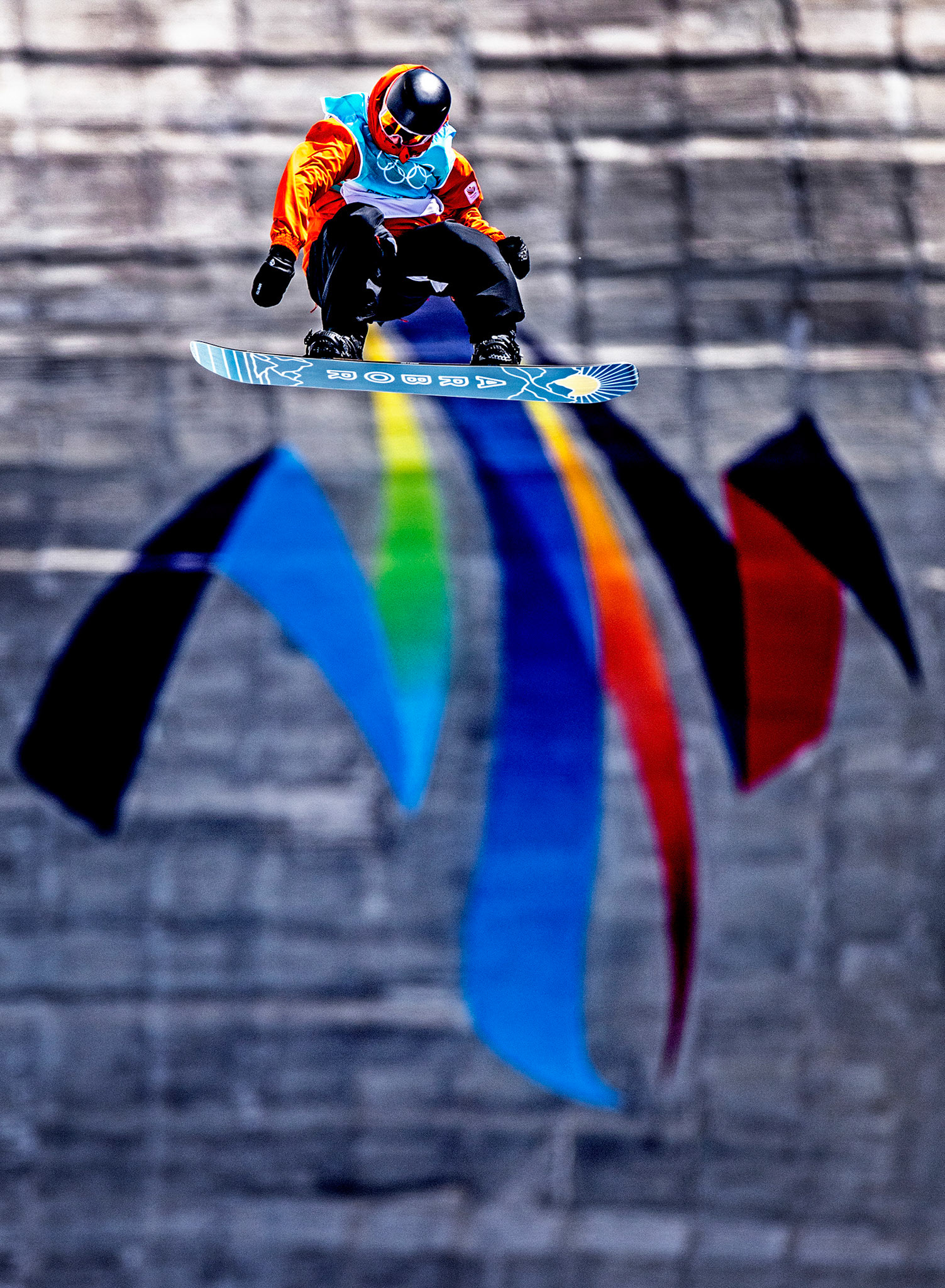 Niek van der Velden bij zijn eerste sprong van de dag.Foto: Pim Ras
