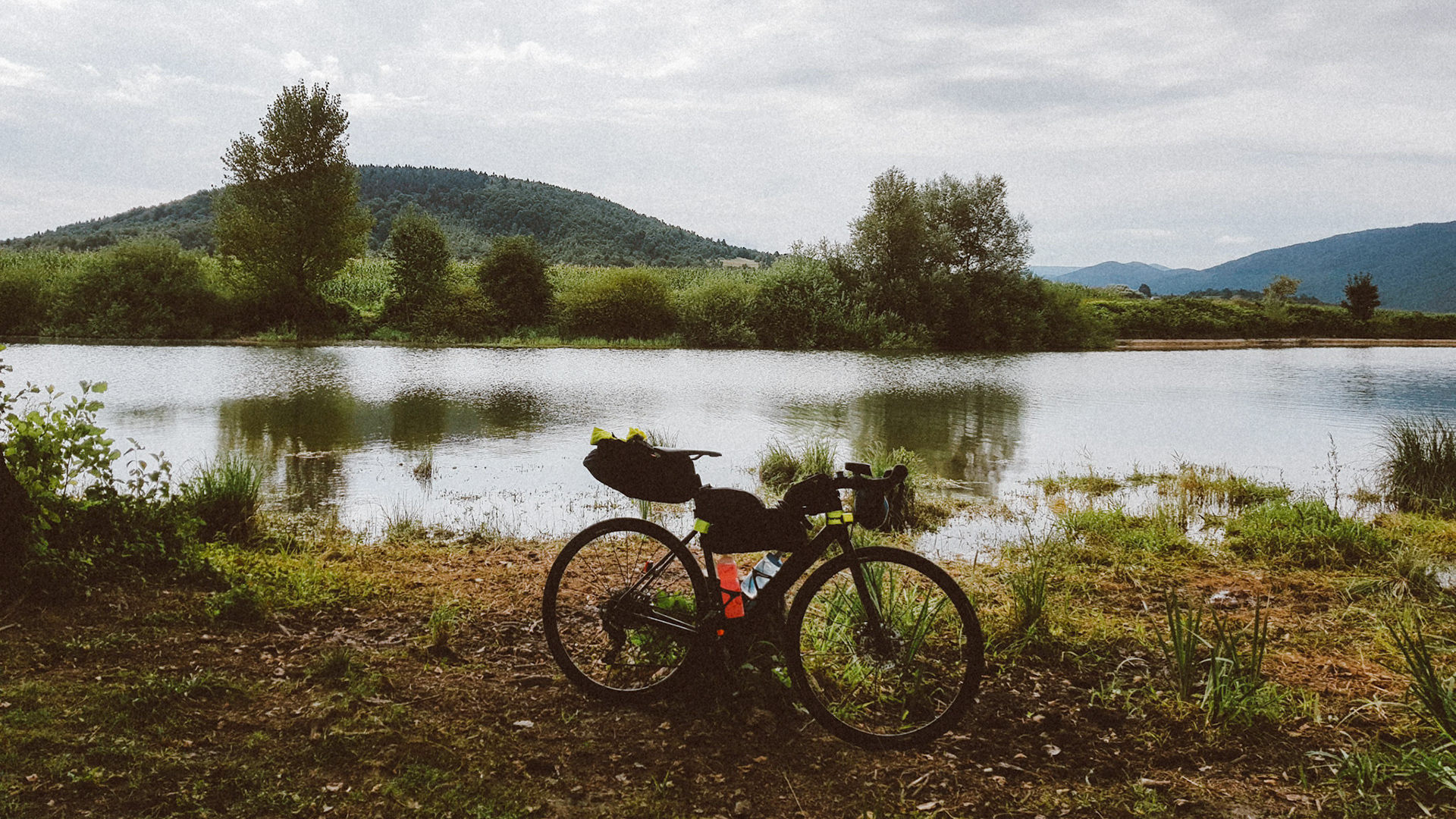 Snack at Sabljaci lake