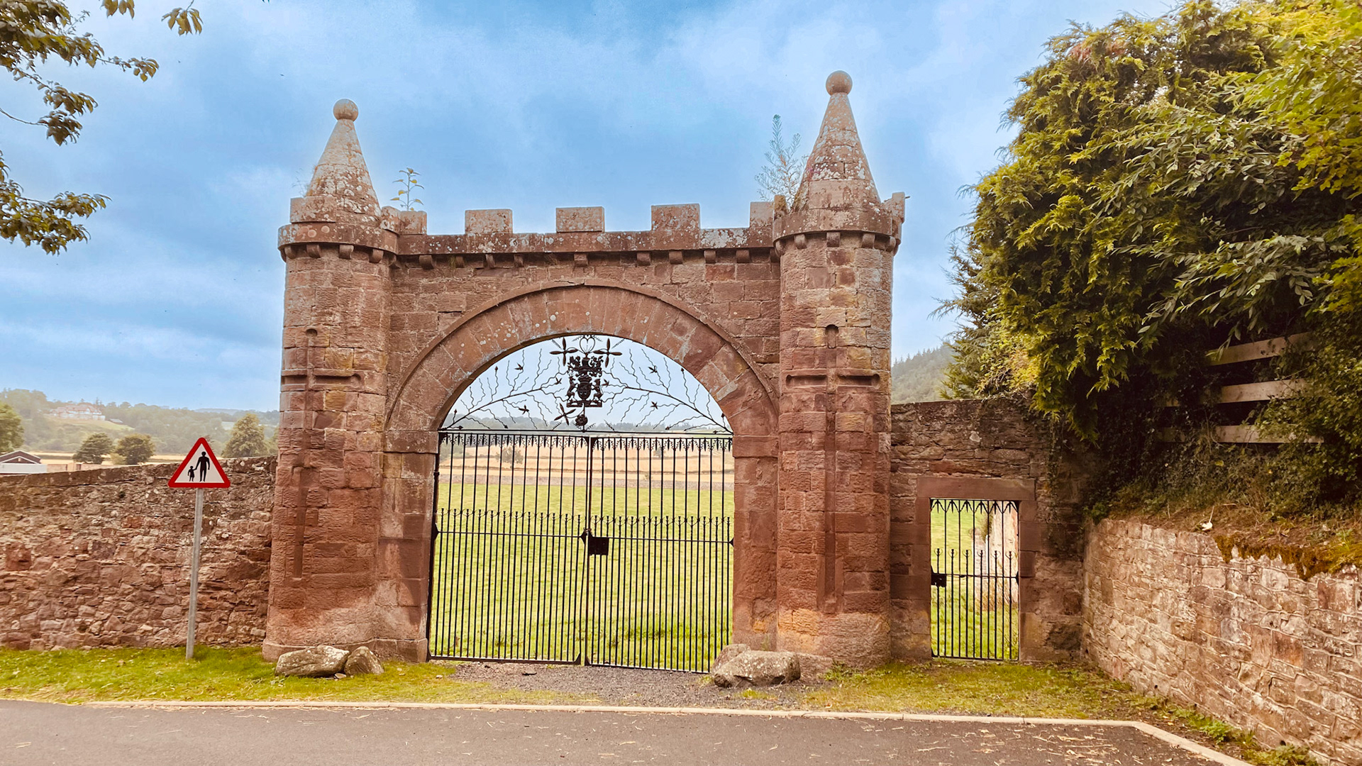 Dryburgh, St Bosnells, Sco