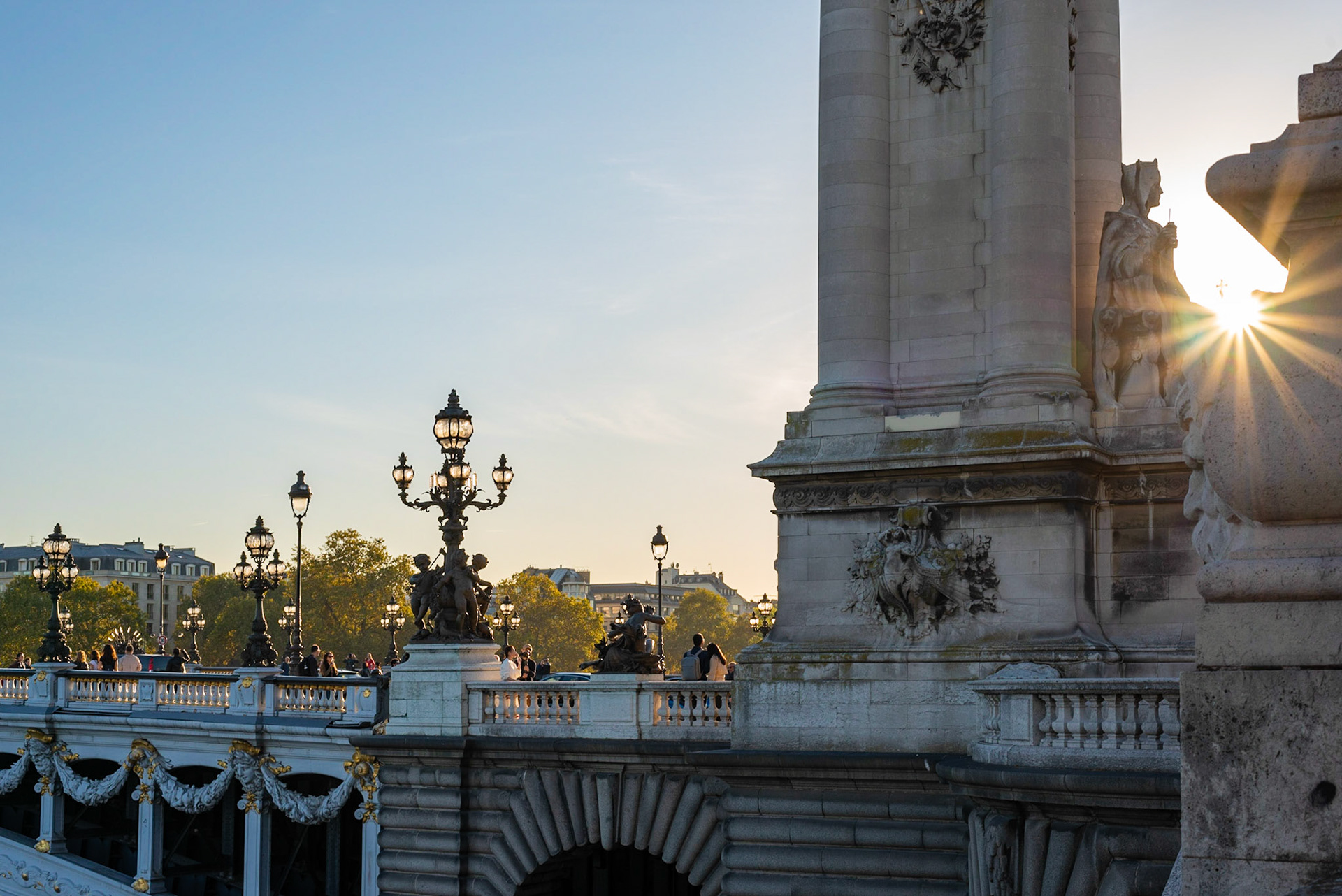 Le Pont Alexandre III, toujours joli en fin de semaine !