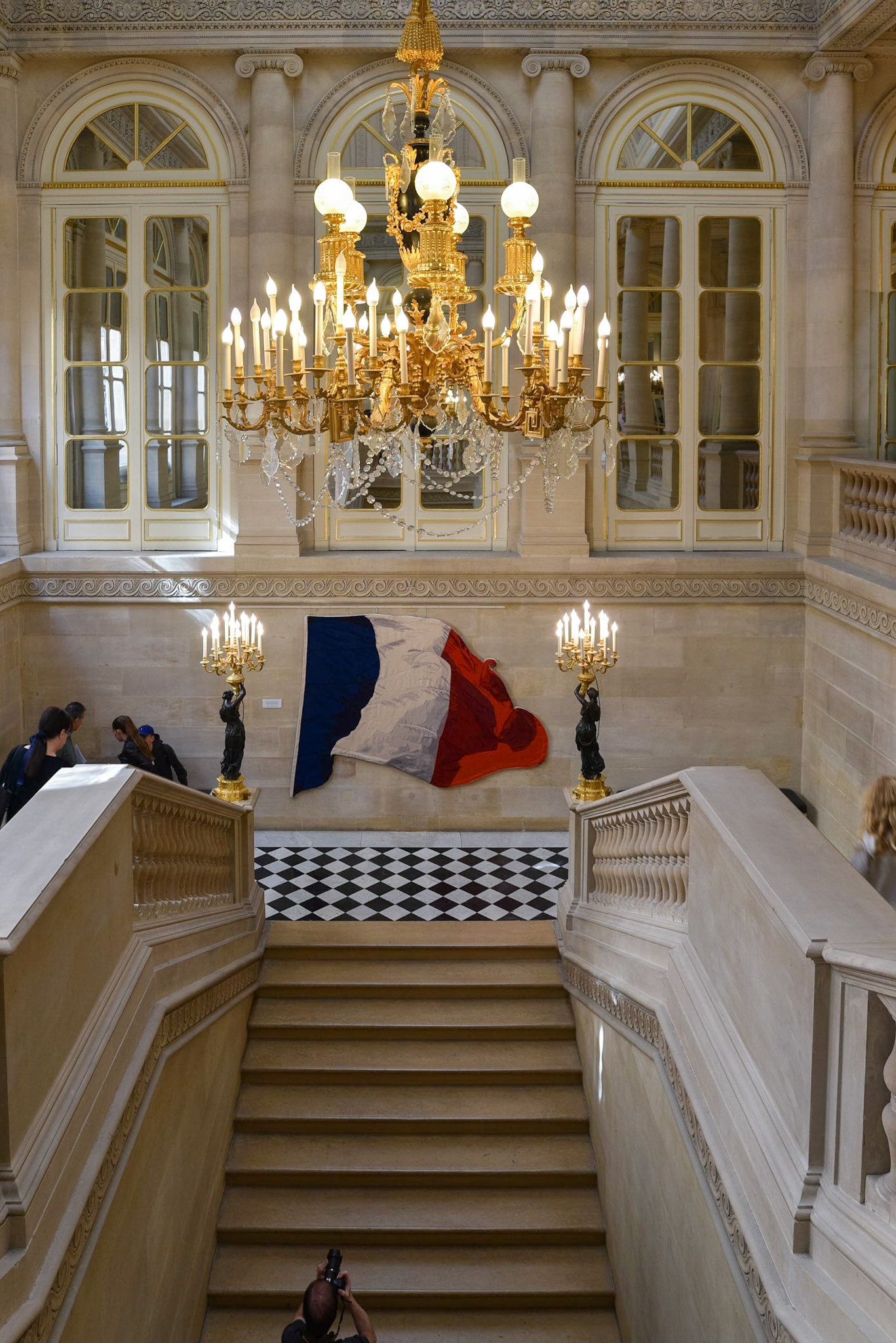 L'escalier d'honneur du Conseil constitutionnel 🇫🇷