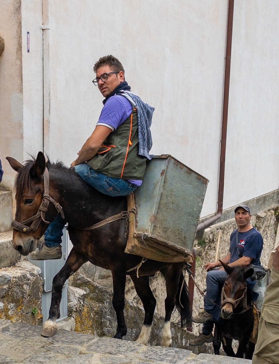Gettin' around in the lemon terraces