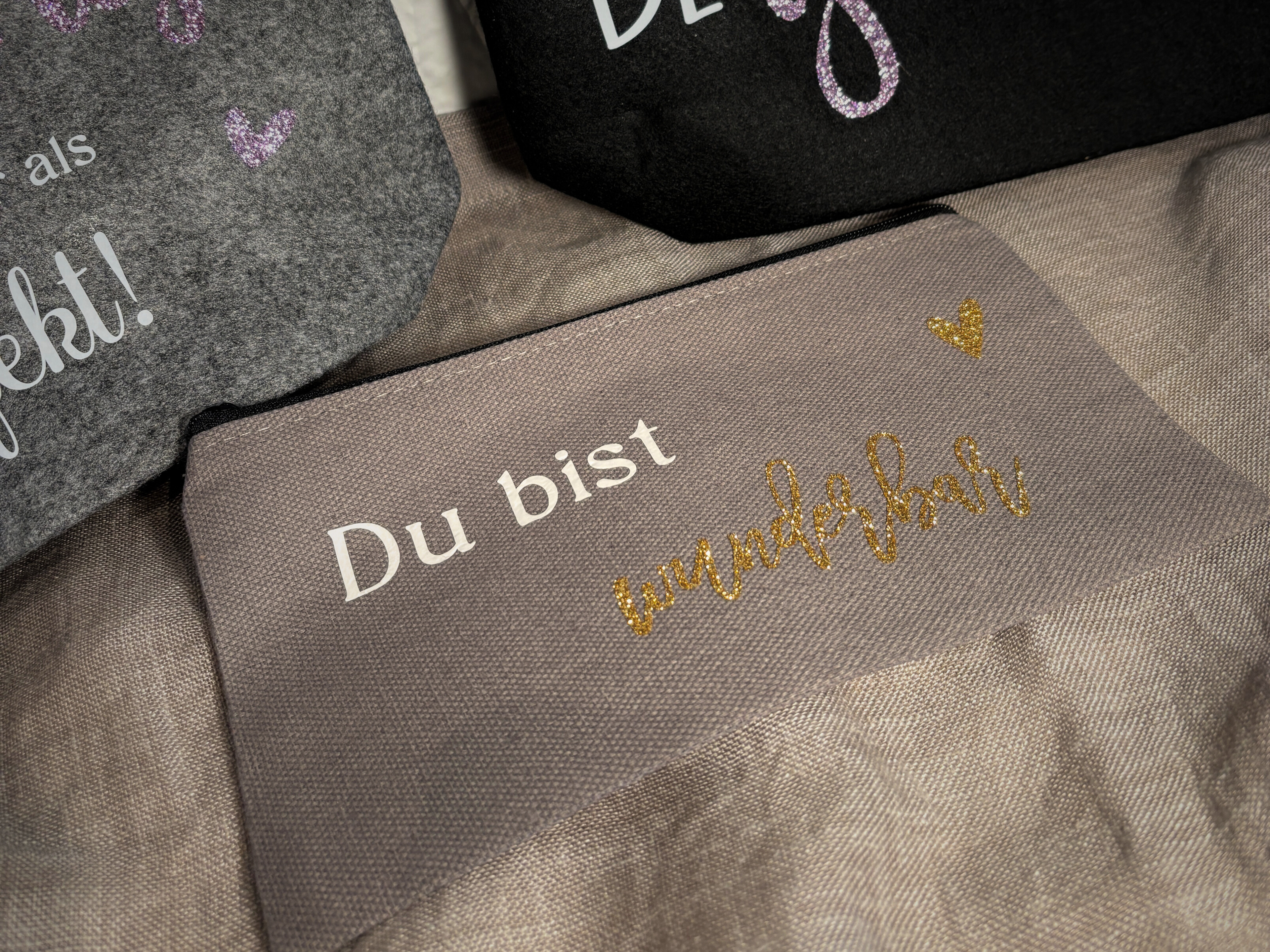 grau/braun „Du bist wunderbar“ - € 10,-