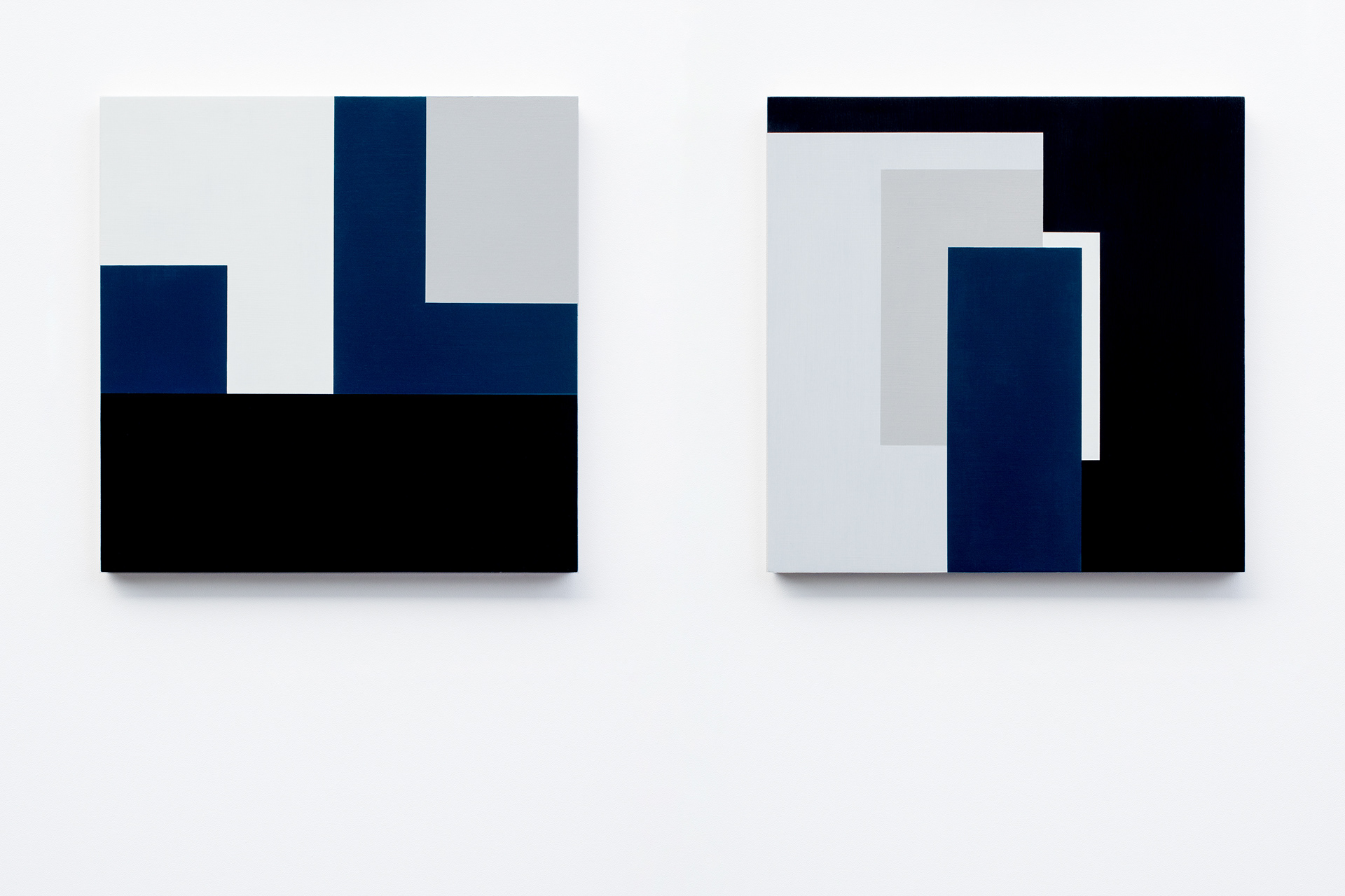 Blue 02 en 04, olieverf op multiplex, 44 x 44 x 3 cm, 2018