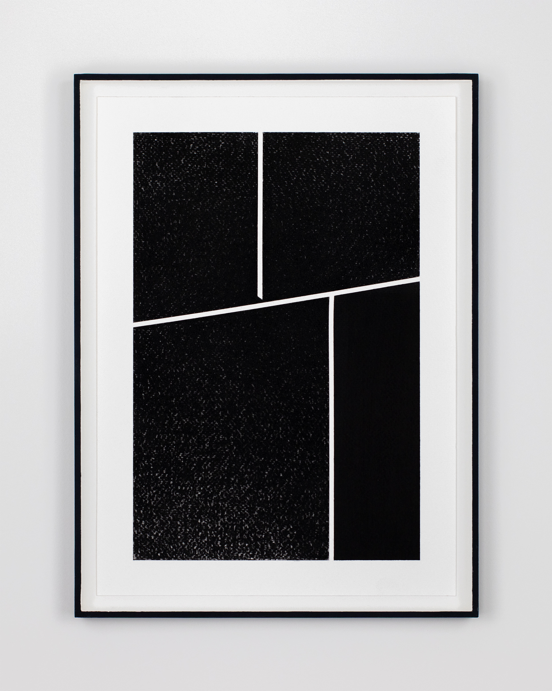 Donkere verlatenheid #77, alkyd en houtskool op Fabriano papier, 35 x 25 cm, 2023