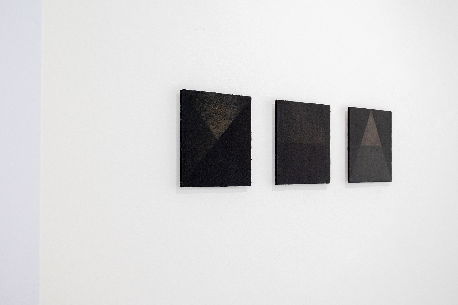 Veld van verbondenheid 01-02-03, Oil paint on 9-ply Hahnemühle paper, 16 x 16 cm, 2025