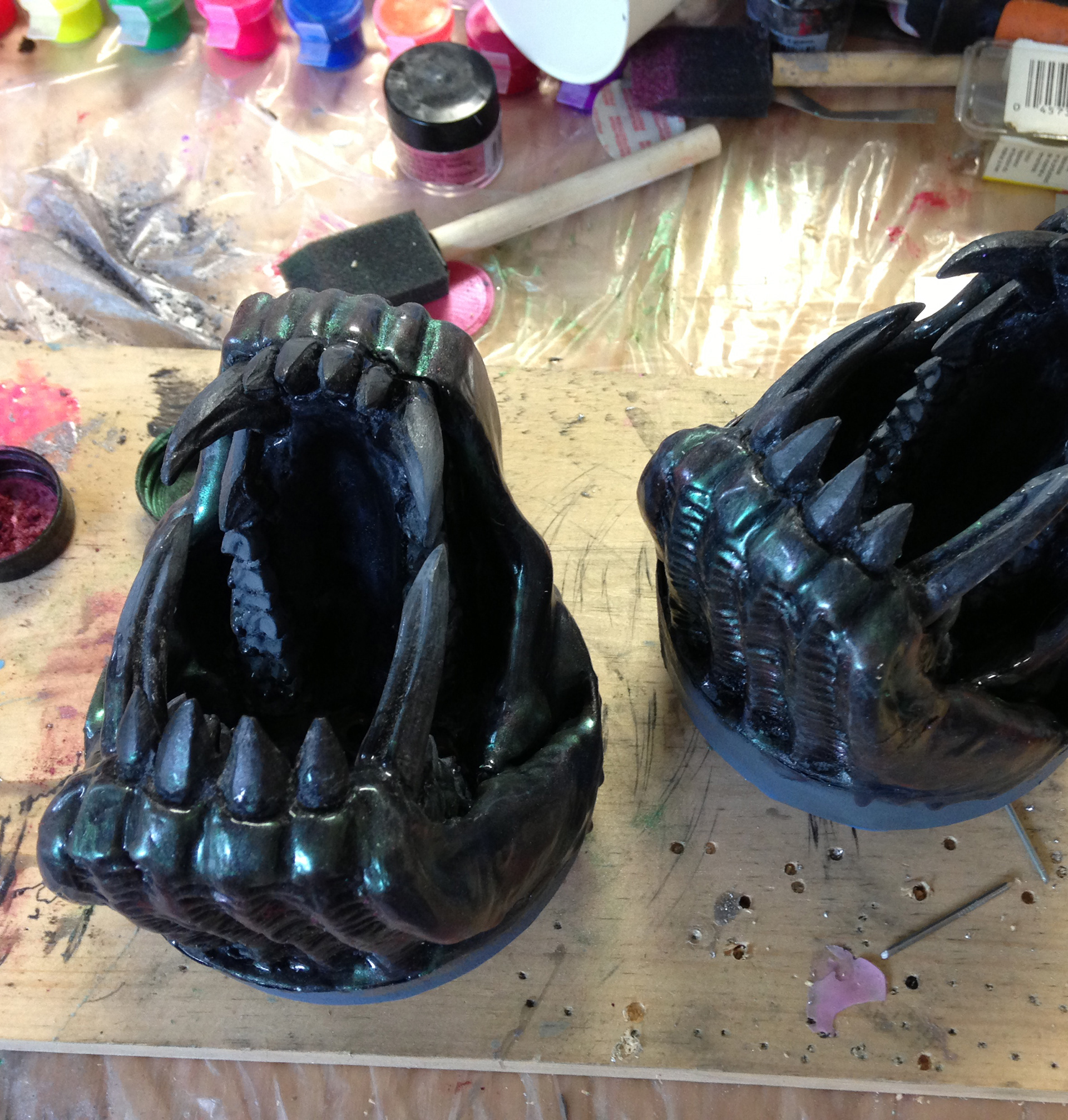 Jaw with an iridescent silicone finish