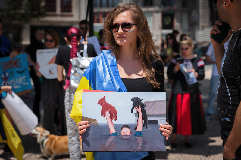 Ukrainian residents' in Portugal protest following up to the attack on Nova Kakhovka's dam, on June 11th, 2023.