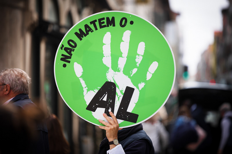 Local tourist houses landlords protests against "Mais Habitação" programme. March 30th, 2023