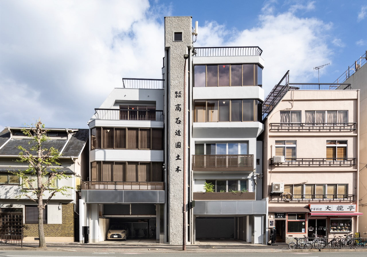東大路通からの外観