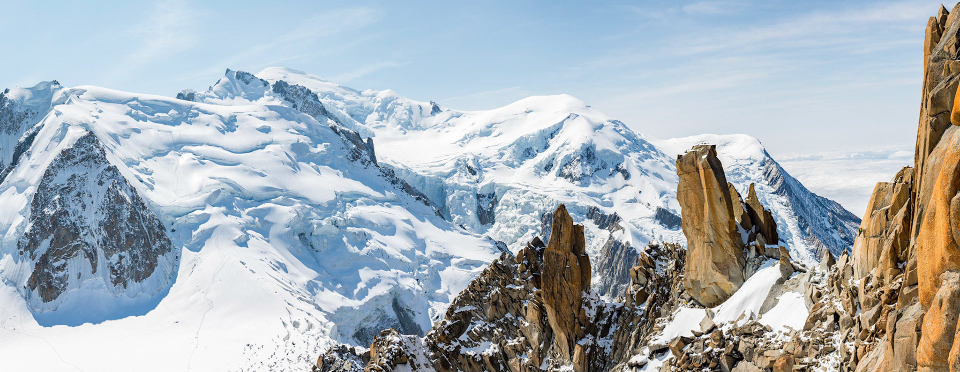 Arête des Cosmiques face au mont-Blanc