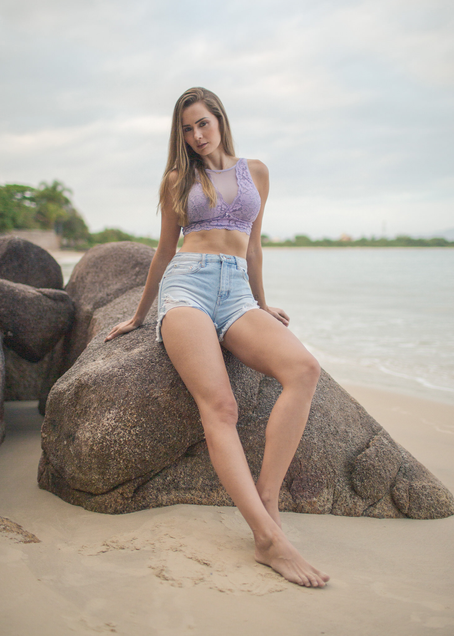 Ensaio fotográfico feminino na Praia da Daniela, em Florianópolis