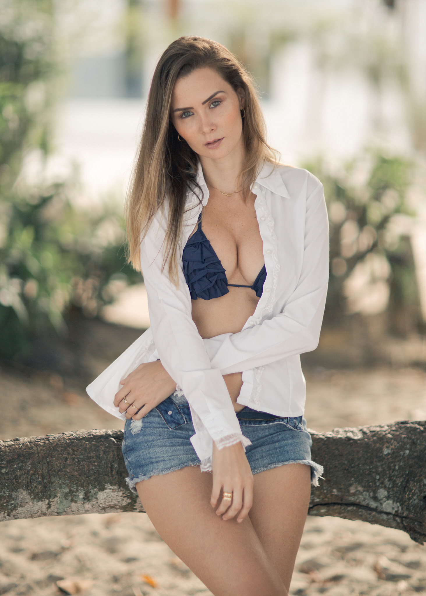 Ensaio fotográfico feminino na Praia da Daniela, em Florianópolis