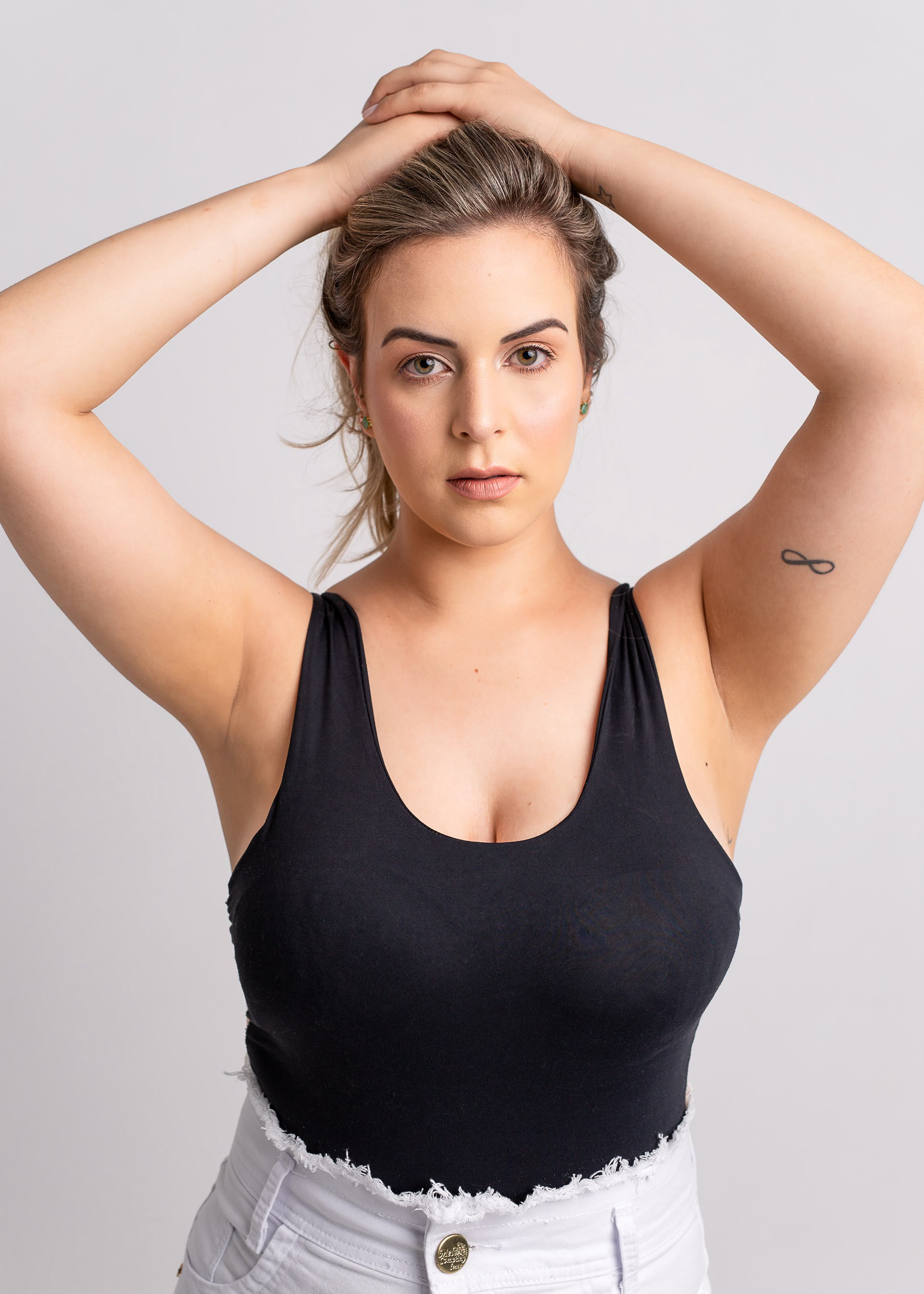 Ensaio fotográfico feminino em estúdio - Videira / Santa Catarina