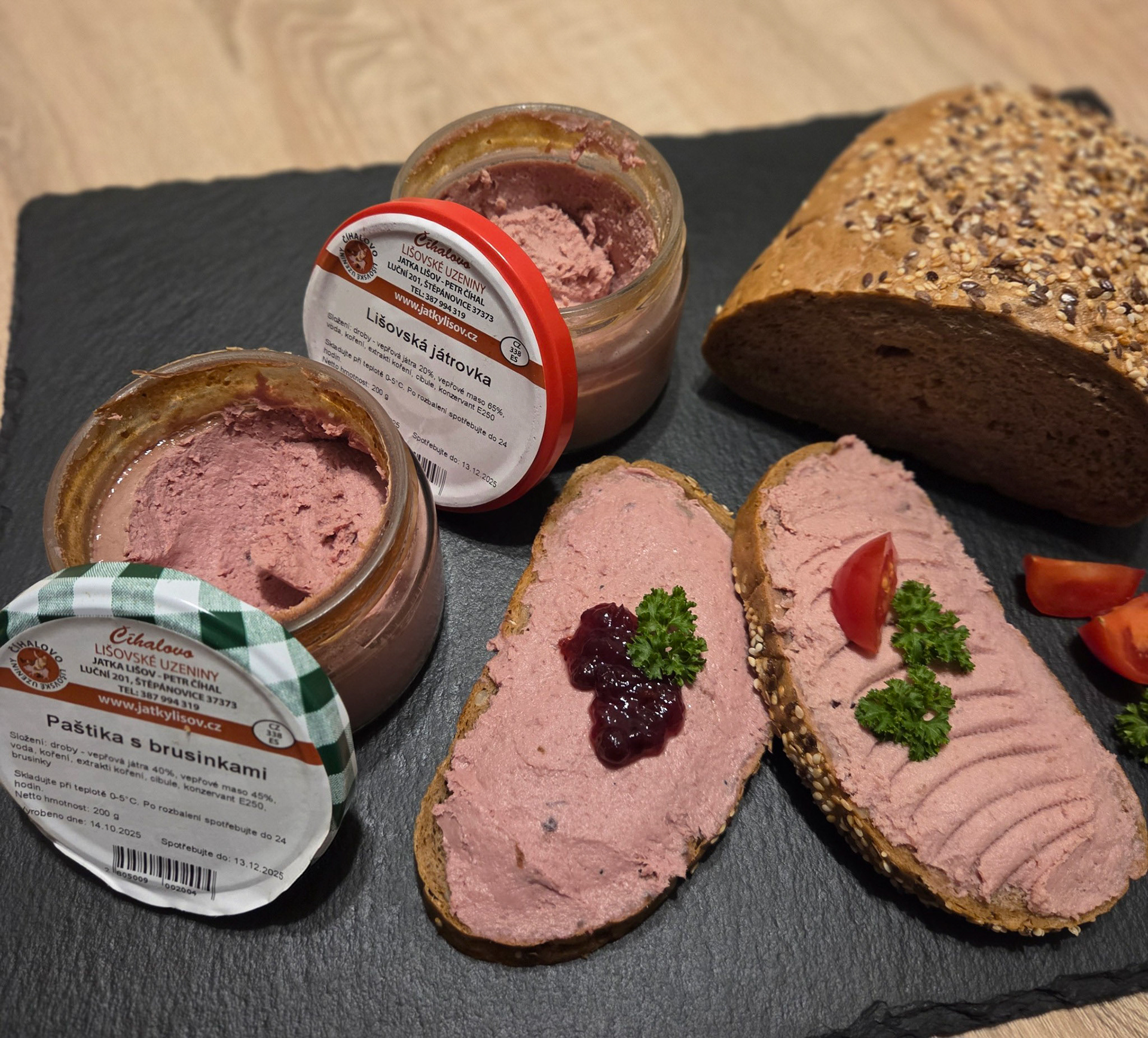 Brusinková a játrová paštika ve skle