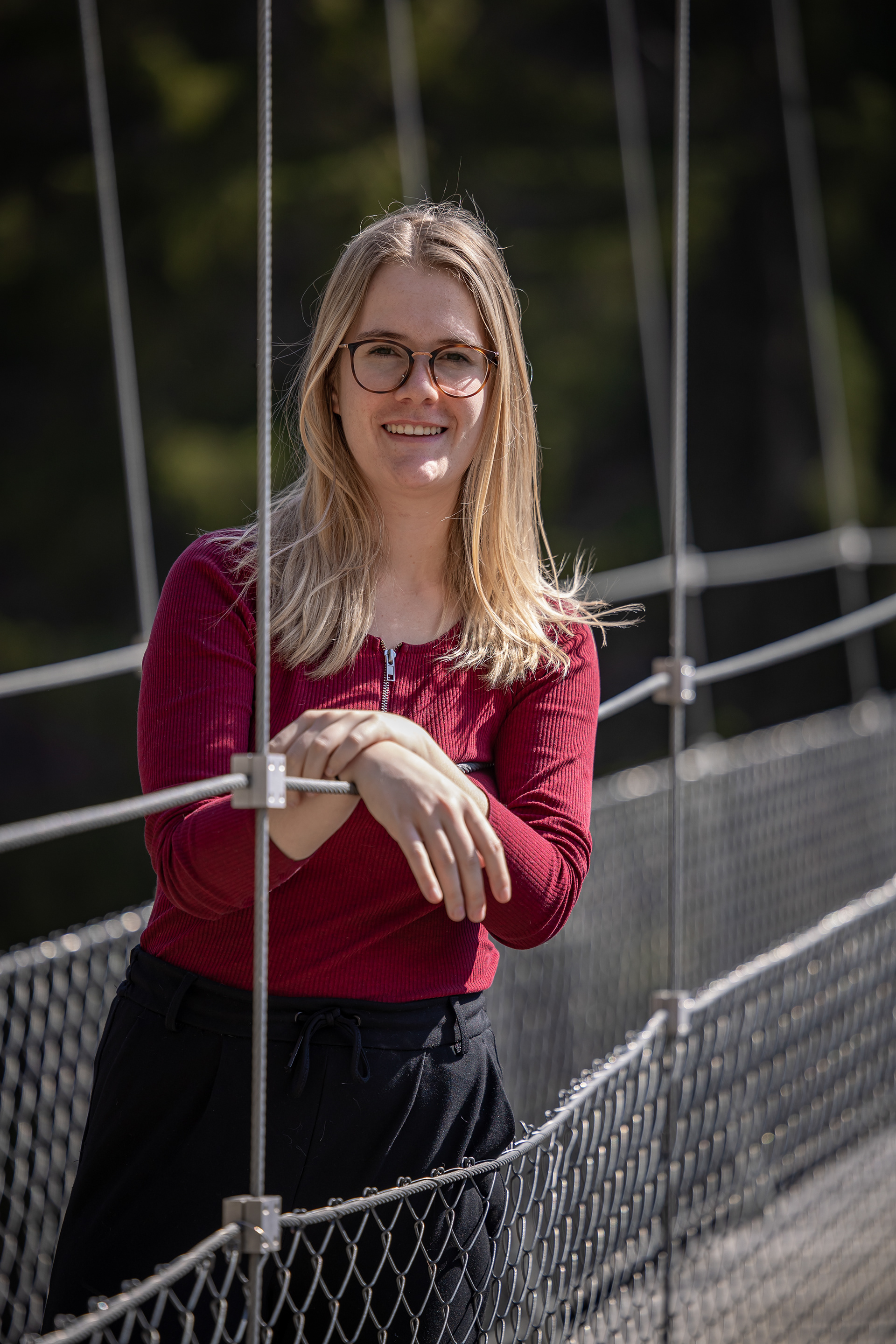 Auf der Hängebrücke. 10 min Fussmarsch ab Tersnaus, ab sofort jederzeit buchbar.