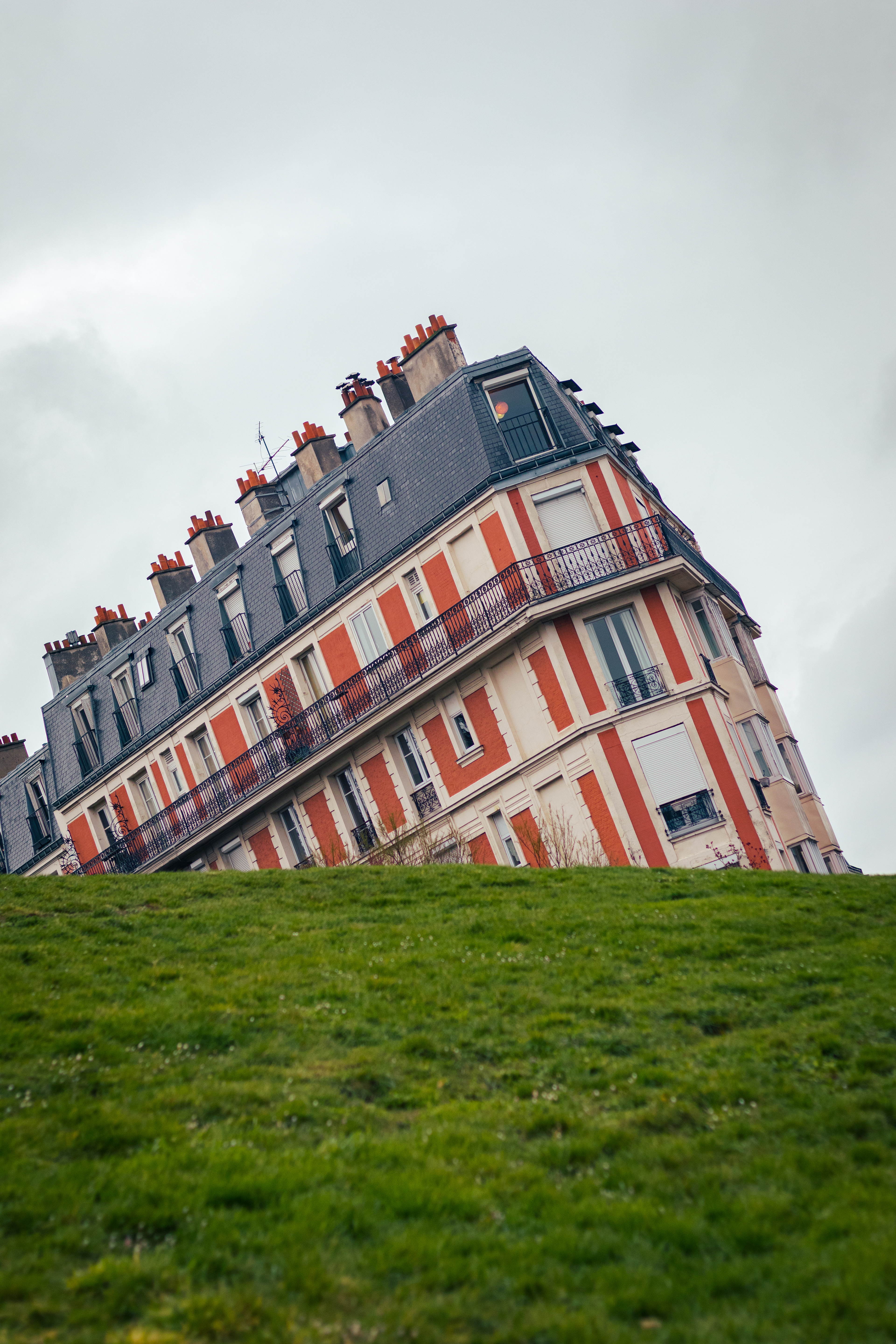 The Sinking Building